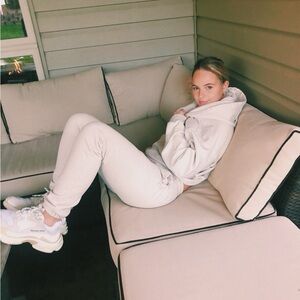 TALENTLESS Off-White Joggers